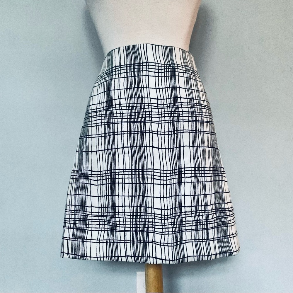 LOFT White & Black Stripe Patterned Mini Skirt Size 14